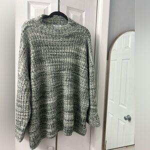 NWT! Old Navy Green & Cream Tunic Length Mock Neck Sweater